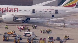 Fire on Ethiopian Airlines Boeing 787 Dreamliner closes Heathrow runways - video