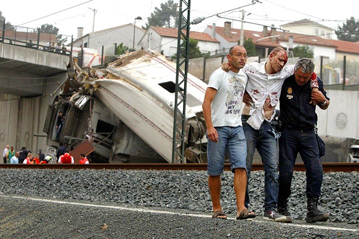 80 de oameni au murit in urma accidentului feroviar din Spania